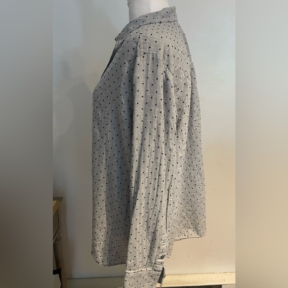 Loft Women’s XL Gray & Black Polk-a-Dotted Button-Down Top - Picture 3 of 6